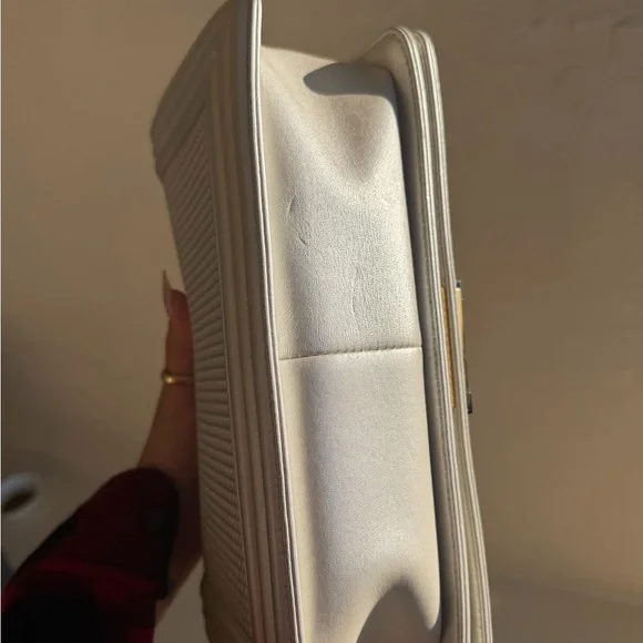 Chanel White Cube Medium Boy Bag Shoulder Bag with Gold Chain - Picture 4 of 12